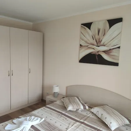 Europroperties Riviera Park Apartment